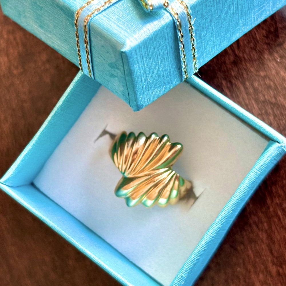 Solid 14k Gold Ring - image 1